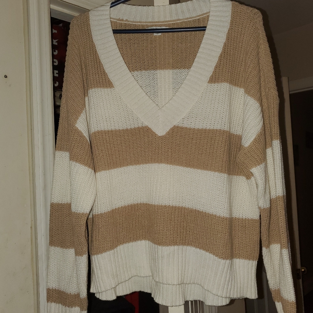 V neck sweater